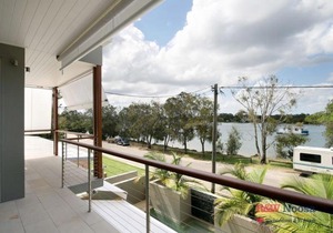 2-9 Hilton Esplanade