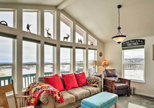 2-Acre Como Home w/ Mountain Views - Near Hiking!