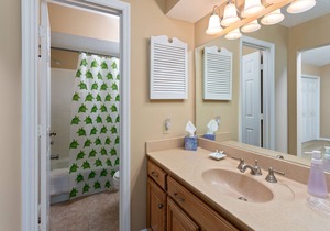 2 bed/2.5 bath Quiet Neighborhood Brockinton Marsh