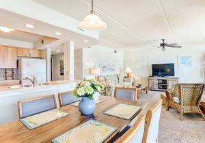 2 Bed/2 Bath, 4th floor Oceanfront condo sleeps 4. Oceanfront deck and pool.