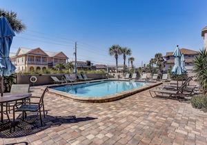 2 Bed/2 Bath, 4th floor Oceanfront condo sleeps 4. Oceanfront deck and pool.