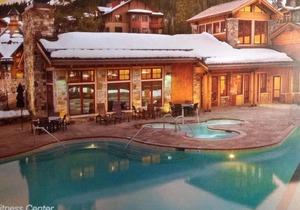 2 bed 2 Baths, Luxury Northstar ski lodge, short walk to gondola.