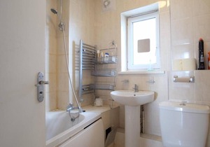 2-Bed Apartment in London Woolwich
