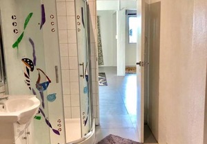 2 Bed Apartment with Pool - Williamson House