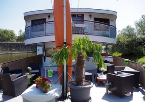 2-bed cabin on a residential vessel