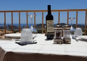 2 Bed Penthouse Apartment - Sea Views - Sleeps 4