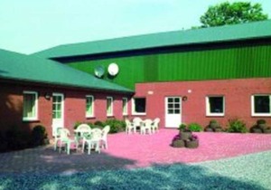 2-bed room. Shower on the floor - Budach: Country vacation at the gates of Flensburg