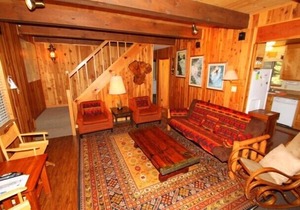 2 bedroom, 2 bath, sleeps 6 adults. West End of Donner Lake DLR#021