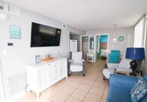 2 bedroom, 2 bath OCEANFRONT condo. Pool. Crescent Beach.