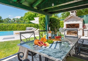2 bedroom accommodation in Glavina Gornja