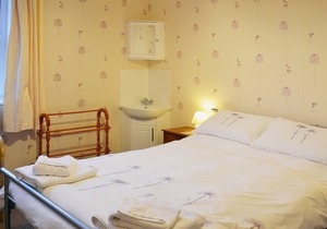 2 bedroom accommodation in St Margaret’s Bay