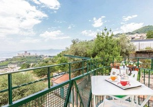 2 bedroom accommodation in Lettere -NA-