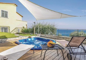 2 bedroom accommodation in Pieve Ligure (GE)
