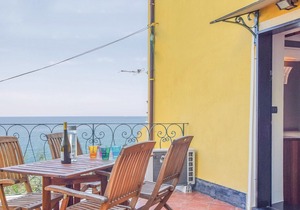 2 bedroom accommodation in Pieve Ligure (GE)