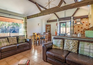 2 bedroom accommodation in Dilham, near North Walsham