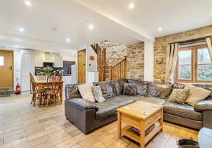 2 bedroom accommodation in Cutthorpe, near Chesterfield