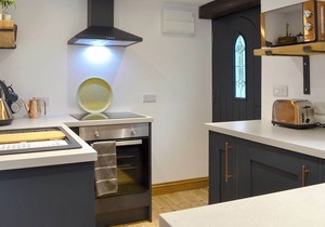 2 bedroom accommodation in Cwm-Cewydd, near Machynlleth