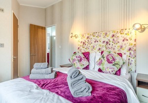 2 bedroom accommodation in Overseal, Nr Ashby-de-la-Zouch