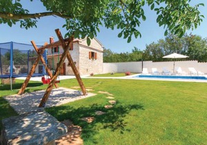 2 bedroom accommodation in Filipana