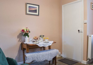 2 bedroom accommodation in Beaminster