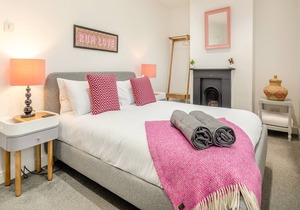 2 bedroom accommodation in Cheltenham
