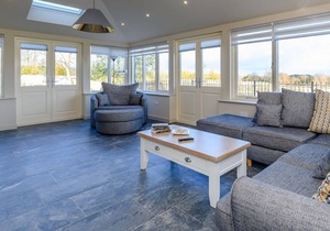2 bedroom accommodation in Heveningham, near Halesworth