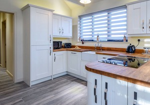 2 bedroom accommodation in Heveningham, near Halesworth