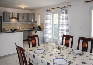 2 bedroom accommodation in Sablet