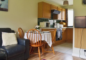 2 bedroom accommodation in East Huntspill, near Highbridge
