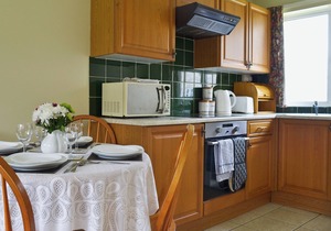 2 bedroom accommodation in East Huntspill, near Highbridge