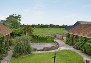 2 bedroom accommodation in East Huntspill, near Highbridge