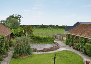 2 bedroom accommodation in East Huntspill, near Highbridge