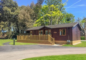 2 bedroom accommodation in Corton, near Lowestoft
