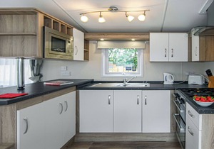 2 bedroom accommodation in Cowden, Nr Hornsea