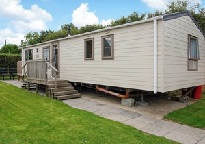 2 bedroom accommodation in Cowden, Nr Hornsea