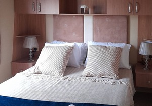 2 bedroom accommodation in Sproatley