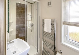 2 bedroom accommodation in Sproatley