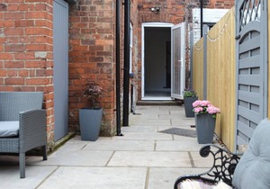 2 bedroom accommodation in Beverley