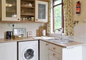 2 bedroom accommodation in Thornton le Dale, near Pickering