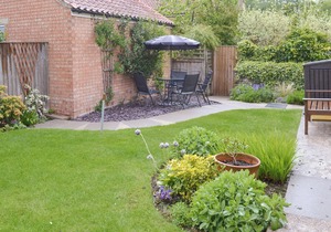2 bedroom accommodation in Thornton-le-Dale, near Pickering