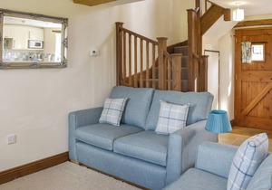 2 bedroom accommodation in Leigh, near Sherborne
