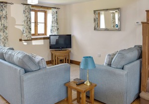 2 bedroom accommodation in Leigh, near Sherborne