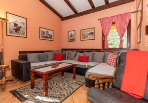 2 bedroom accommodation in Desne