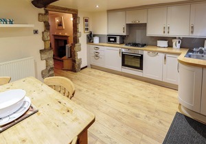 2 bedroom accommodation in Bradwell