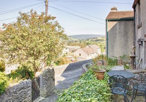 2 bedroom accommodation in Bradwell