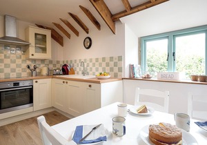 2 bedroom accommodation in Old Sodbury, near Bristol