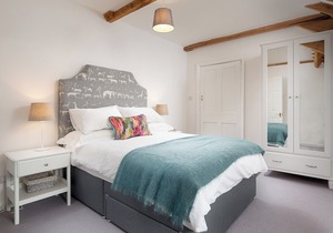 2 bedroom accommodation in Old Sodbury, near Bristol