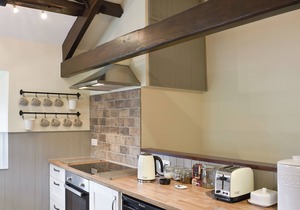 2 bedroom accommodation in Carperby, near Leyburn