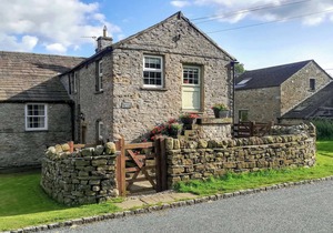 2 bedroom accommodation in Carperby, near Leyburn