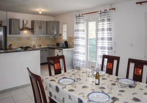 2 bedroom accommodation in Sablet
